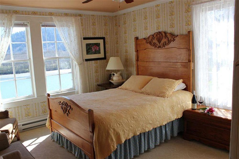 The Historic Requa Inn Klamath Esterno foto