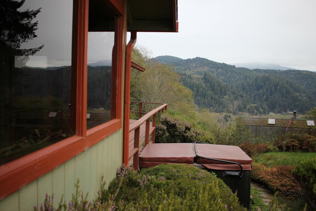 The Historic Requa Inn Klamath Esterno foto
