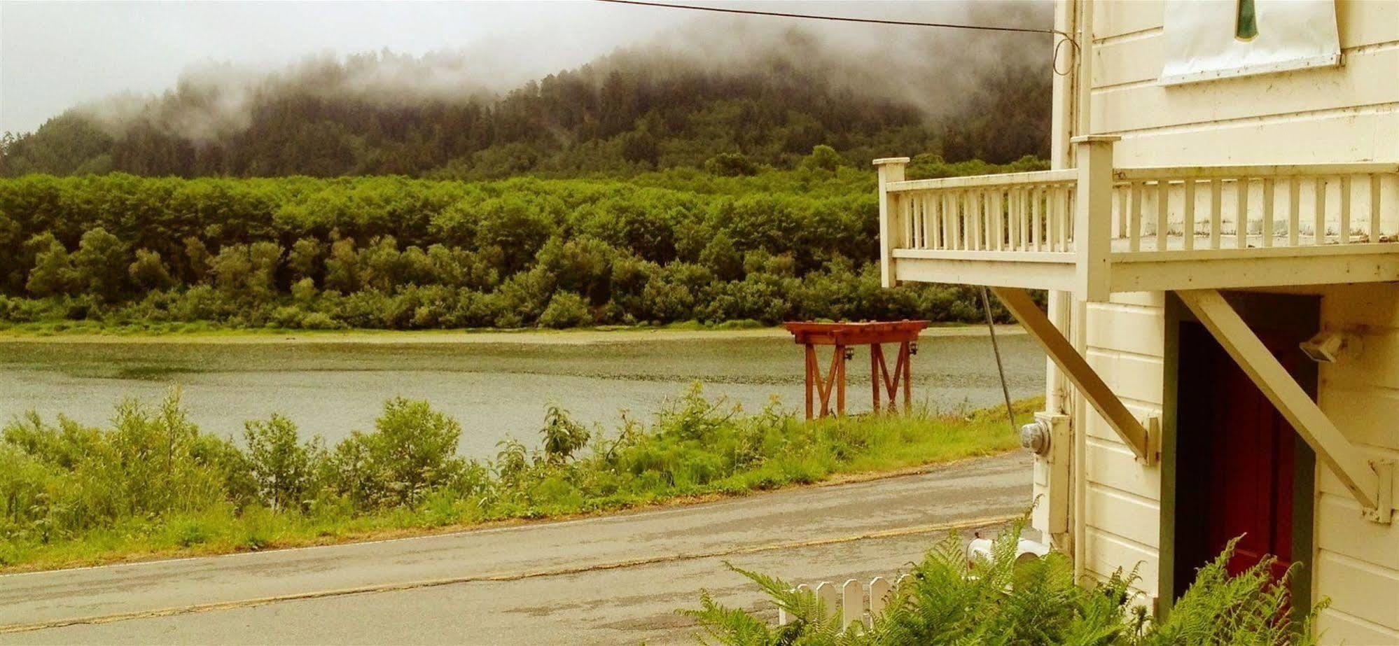 The Historic Requa Inn Klamath Esterno foto